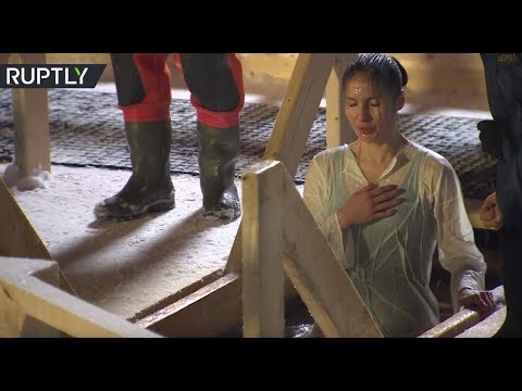 شاهد الأرثوذكس يحتفلون بعيد الغطاس