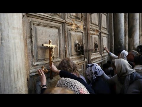 شاهد كنيسة القيامة في القدس تعيد فتح أبوابها بعد تعليق إسرائيل للإجراءات الضريبية