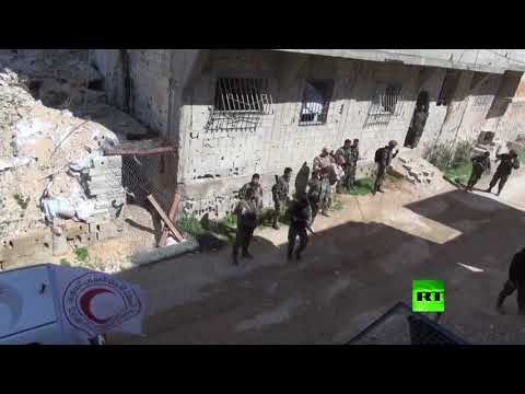 شاهد المسلحون يستهدفون الممر الإنساني في مخيم الوافدين