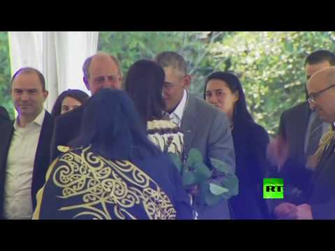 شاهد استقبال غريب جدا لأوباما في نيوزيلندا