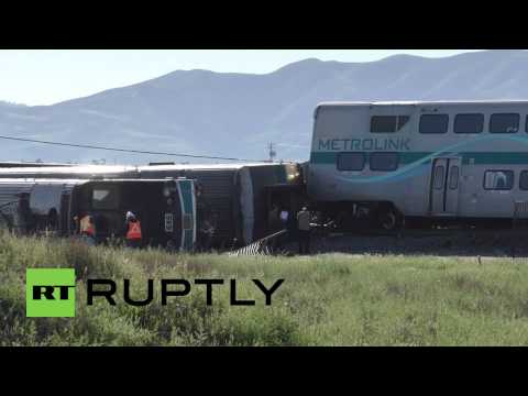 عشرات الجرحى في حادث تصادم شاحنة مع قطار