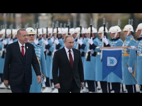 شاهد بوتين يتحدّث لحرس الشرف التركي بلغتهم