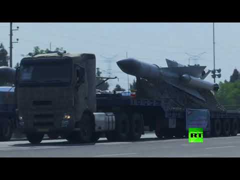 شاهد عرض عسكري إيراني في يوم الجيش