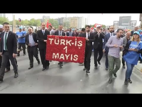 السلطات التركية تقيد حرية التجمع