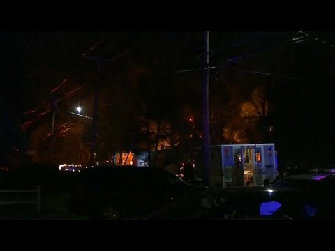 شاهد الشرطة الأميركية تواجه حريقًا بطريقة غريبة