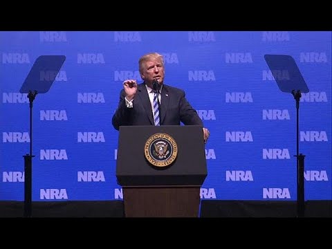 شاهد الرئيس الأميركي دونالد ترامب يواجه غضبًا شديدًا من فرنسا