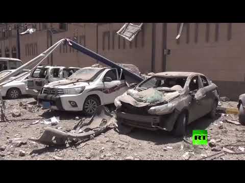 شاهدقوات التحالف العربي تشن غارات جوية على مكتب الرئاسة في صنعاء