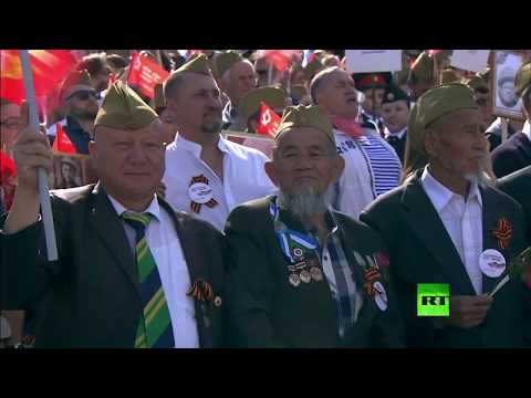 انطلاق مسيرة الفوج الخالد في موسكو بمشاركة بوتين ونحو مليون شخص