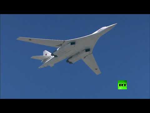 الجيش الروسي يستعرض طائرات تو  160 حاملة الصواريخ