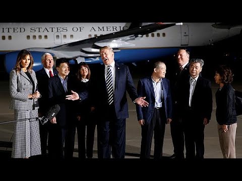 شاهد دونالد ترامب يستقبل ثلاثة أميركيين