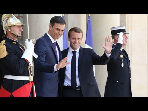 شاهد ماكرون يؤيّد فرض عقوبات مالية على دول الاتحاد الأوروبي