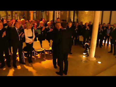 كيف ينظر إيمانويل ماكرون للدين