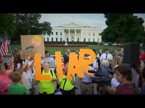 شاهد 55 مِن الأميركيين يعارضون إدارة ترامب لملف روسيا