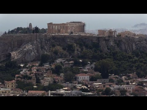 شاهد حي انافيوتيكا اليوناني يقاوم الزمن على سفح هضبة الأكروبول