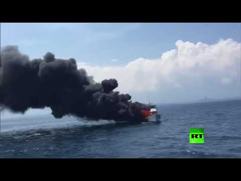 النيران تلتهم قاربًا سياحيًا صينيًا كان بالقرب من جزيرة تايوان