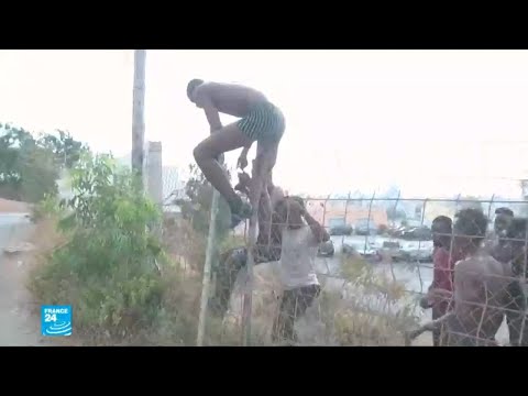 أكثر من 100 مهاجر أفريقي يقتحمون جيب سبتة الإسباني