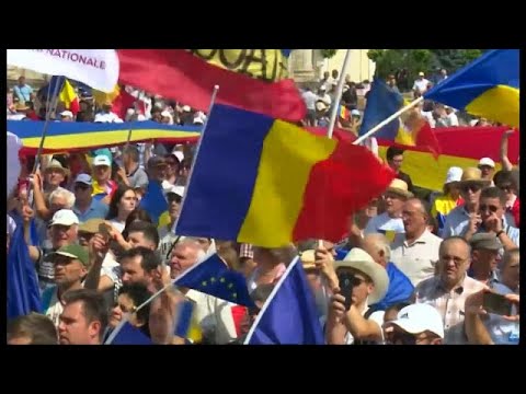 شاهدتظاهر الآلاف من سكان مولدوفا للمطالبة بإعادة ضم بلادهم إلى رومانيا