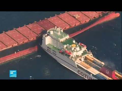 شاهدتسرّب وقود في البحر المتوسط إثر حادث تصادم بين سفينتين