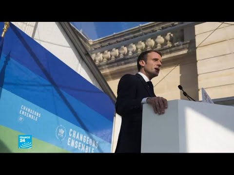 شاهد ماكرون يُغيِّر مِن لهجته لكسب ثقة الشعب