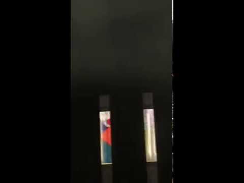 لوحات فنية يراها راكب المترو المتحرك