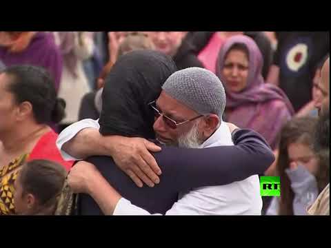 رئيسة وزراء نيوزيلندا تزور مسجدًا في العاصمة فيلينغتون