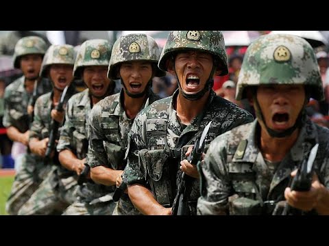 شاهد قوات صينية تقترب من هونغ كونغ وترامب يقترح لقاء شخصيًا مع الرئيس لحل الأزمة