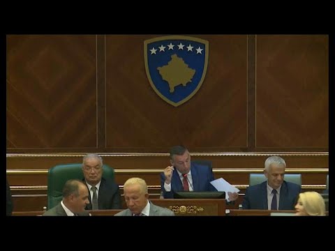 نواب كوسوفو يصوتون على حل البرلمان تمهيدا لانتخابات مبكرة