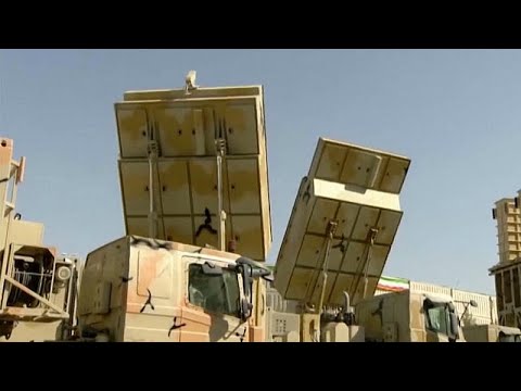 الرئيس الإيراني يشكف عن منظومة دفاع جوي صاروخية مصنعة محليًا