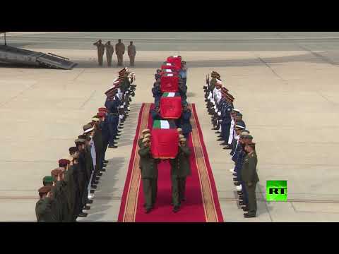 شاهد السلطات الإماراتية تُعلن وصول الجنود ضحايا حادث تصادم آلية العسكرية إلى مطار البطين