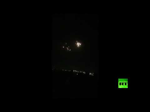 شاهد القبة الحديدية ومحاولاتها اعتراض صواريخ أطلقت من غزة