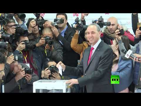 شاهد مرشحا الرئاسة الجزائرية عبد القادر بن قرينة وعز الدين ميهوبي يدليان بـصوتيهما في الانتخابات