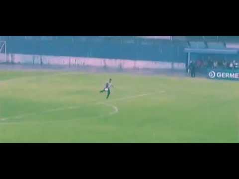 حارس مرمى برازيلي يسجل هدفًا أسطوريًا