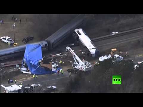 بالفيديو 40 جريحًا إثر اصطدام قطار بشاحنة