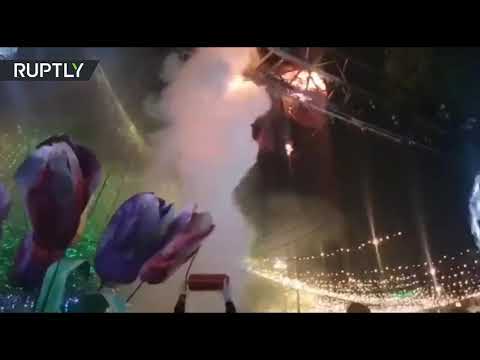 شاهد اندلاع حريق في مخيم احتفالي أثناء افتتاح شجرة رأس السنة الرئيسية في كييف