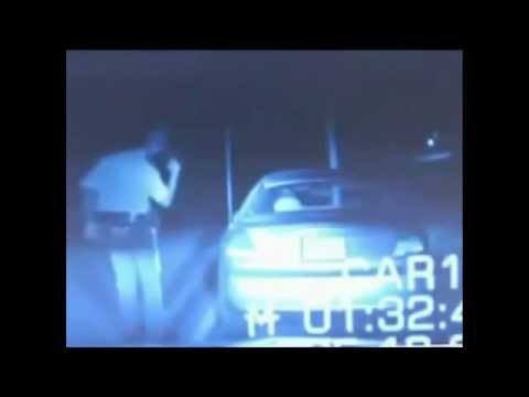 ضوء غامض يتسبب في سقوط شرطي مرور في أميركا