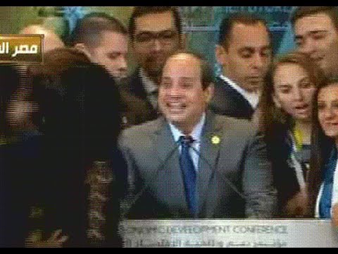 السيسي يطالب الشباب بالوقوف إلى جانبه على المنصة