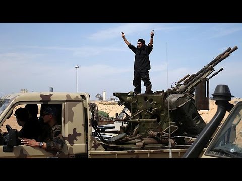 فرار عشرات العائلات من سرت