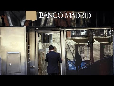 خوف وذعر ينتابان زبائن البنك الإسباني الخاص بانكو مدريد