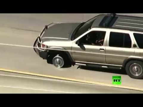 شاهد مطاردة شيقة لسيارة تسير بسرعة كبيرة