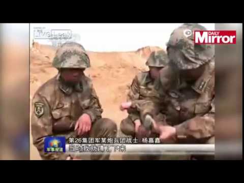 جندي يفشل في إلقاء قنبلة