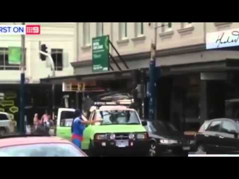 فيديو سوبرمان يحطم سيارته الـx4