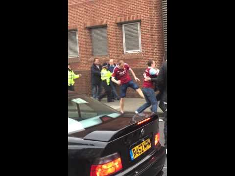 مباراة ملاكمة بين جماهير سندرلاند وويست هام