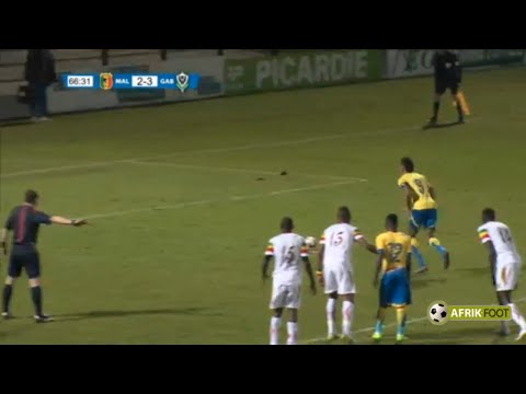 تألق أوباميانج في فوز الغابون على مالي