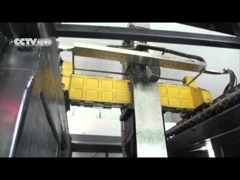 طرح سيارة ذهبية مطبوعة بتقنية 3d