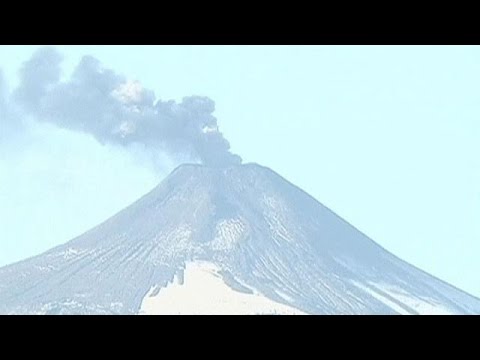 بركان فياريكا يعود إلى النشاط