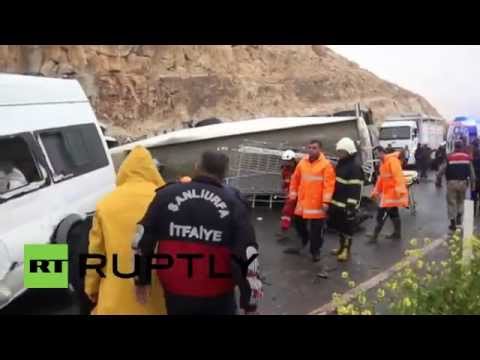 بالفيديو 12 قتيلًا إثر حادث سير جنوب تركيا