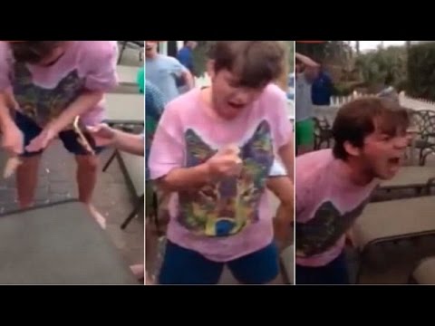 بالفيديو شاب غاضب يفصل رأس فأر عن جسده حيًا