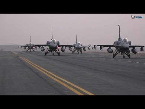 شاهد الطائرات المقاتلة الإماراتية تضرب مواقع الحوثيين