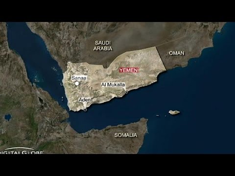 فيديو معارك في عدن وحديث عن وصول قوات أجنبية إلى مينائها