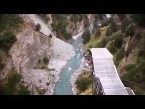 بالفيديو  أخطر القفزات من أعلى جسر في نيوزيلاندا